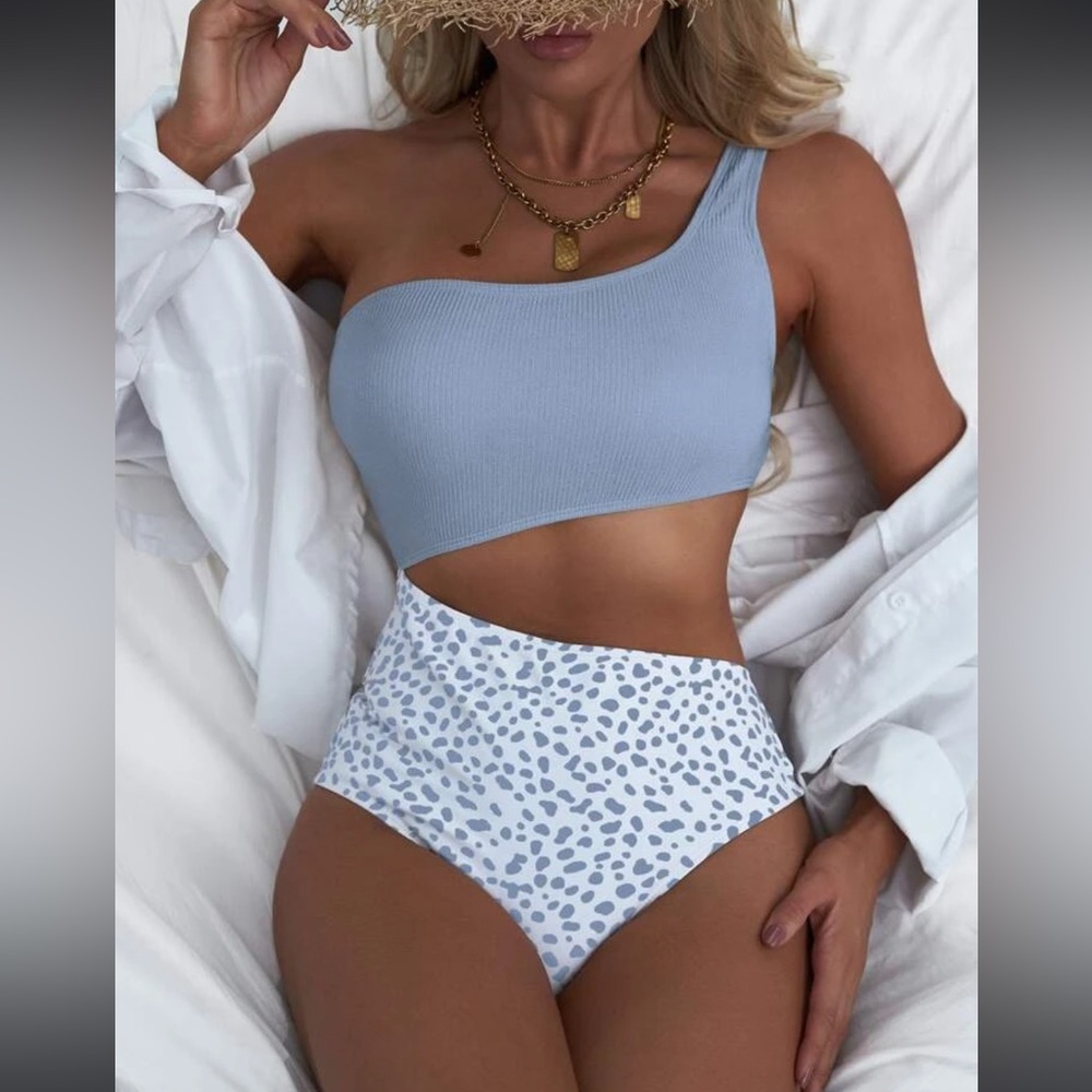 Cupshe One Shoulder Blue and White One Piece Swimsuit